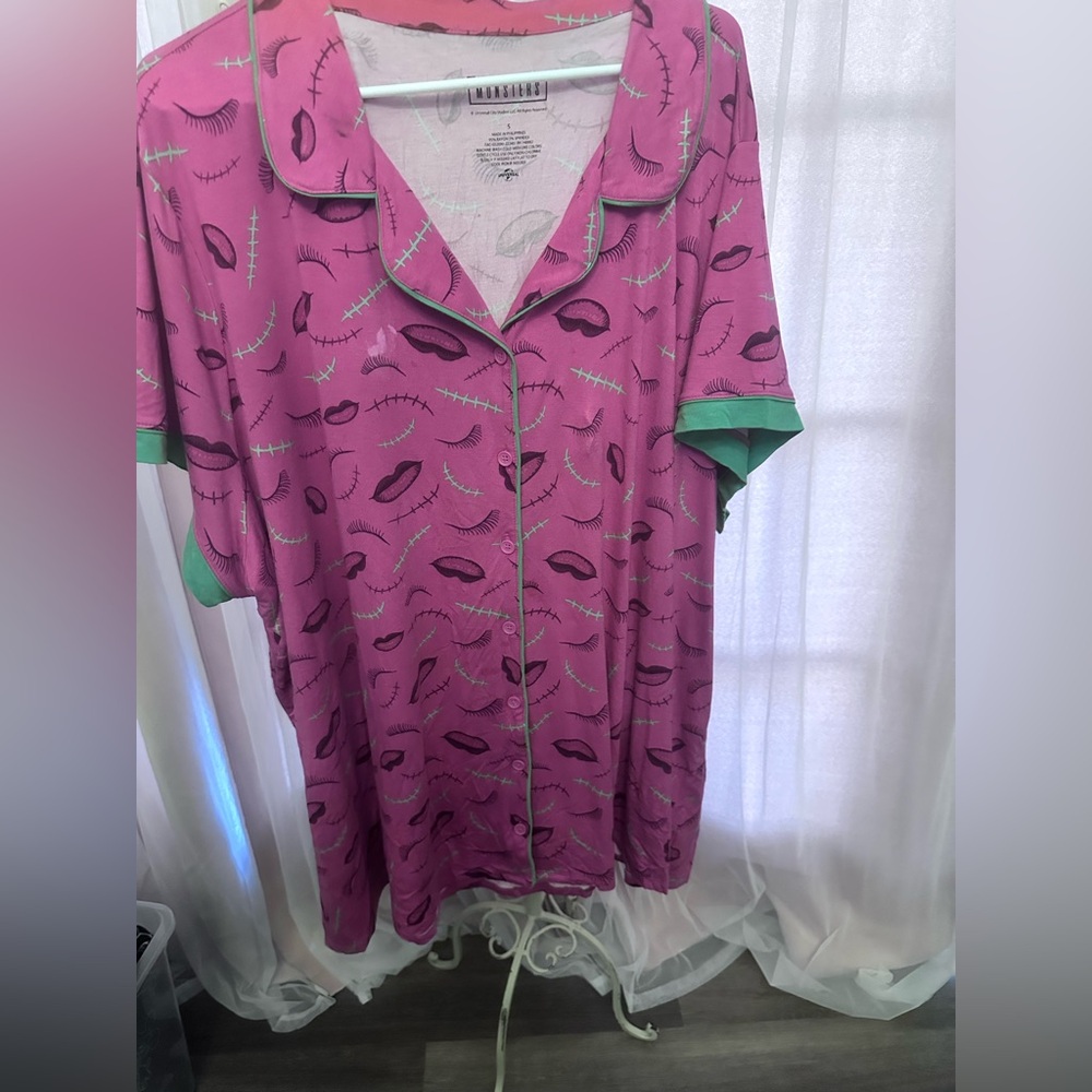 Universal Pink and Green Pajama Set for Cozy Nights